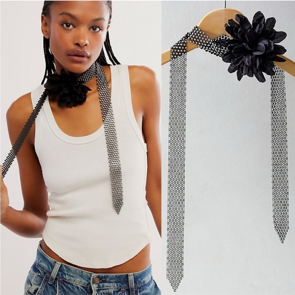 NWT Free People Royce Flower Choker In Black & Embellished Crystals